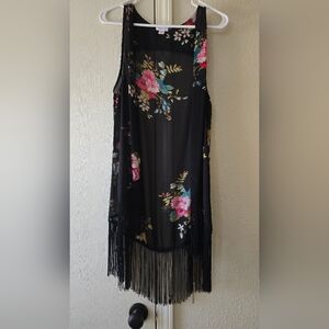 Xhiliration Floral Sleeveless Fringe Kimono